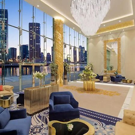Luxury Hotel Apartment With A Canal View Дубай Экстерьер фото