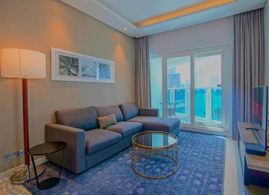 Luxury Hotel Apartment With A Canal View Дубай Экстерьер фото